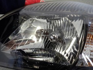 KIA RIO II 10-12 REFLEKTOR LEWY LAMPA PRZEDNIA LEWA 4/14 MINIATURA