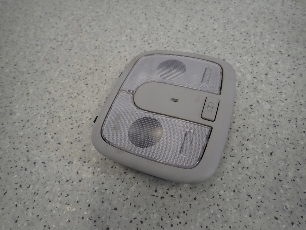 KIA RIO III HB 11-14 LAMPKA OŚWIETLENIA KABINY PRZEDNIA 3/5