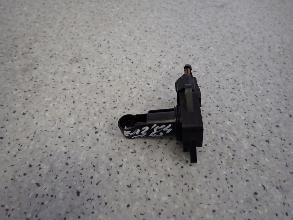 TOYOTA COROLLA E12 1.4 D4D 02-07 PRZEPŁYWOMIERZ POWIETRZA 3/5