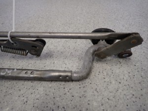 TOYOTA VERSO 09-13 MECHANIZM WYCIERACZEK PRZÓD 6/6 MINIATURA