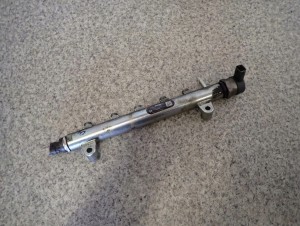 CHEVROLET EPICA 2.D LISTWA WTRYSKOWA CZUJNIK ZAWÓR 3/8 MINIATURA