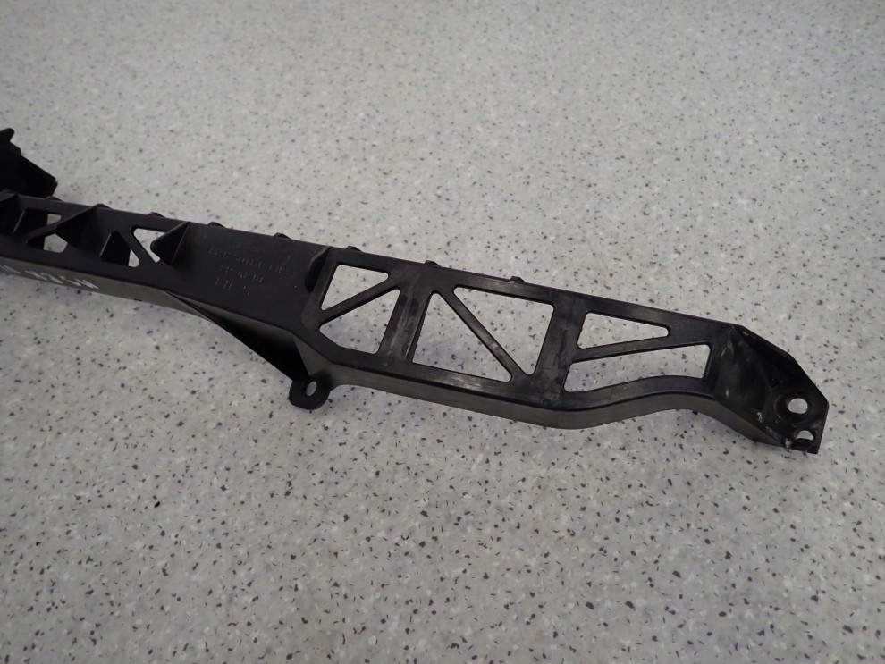 MAZDA 3 HB 03-08 LISTWA POD REFLEKTOR LAMPE PRZEDNIA LEWA 4/7