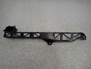 MAZDA 3 HB 03-08 LISTWA POD REFLEKTOR LAMPE PRZEDNIA LEWA