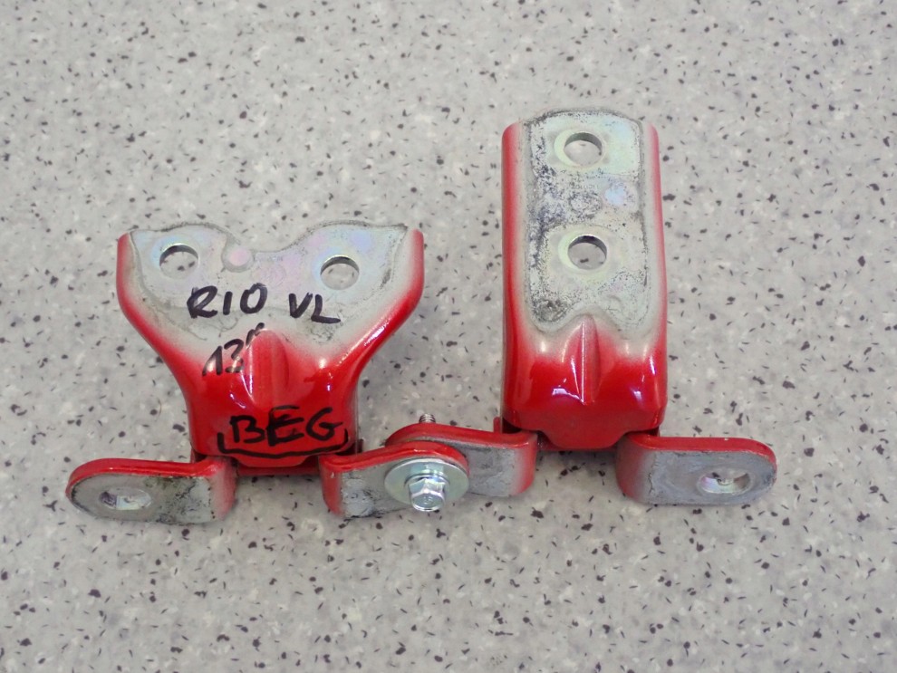 KIA RIO III HB 11-14 ZAWIASY DRZWI PRZÓD LEWY BEG 1/3