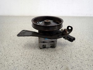 NISSAN ALMERA TINO 1.8 00-06 POMPA WSPOMAGANIA 3/5 MINIATURA