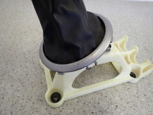 SUZUKI SWIFT MK6 1.3i 05- LEWAREK DŹWIGNIA GAŁKA ZMIANY BIEGÓW 5/9 MINIATURA