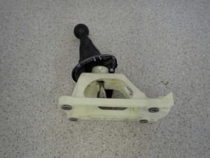 SUZUKI SWIFT MK6 1.3i 05- LEWAREK DŹWIGNIA GAŁKA ZMIANY BIEGÓW 8/9 MINIATURA