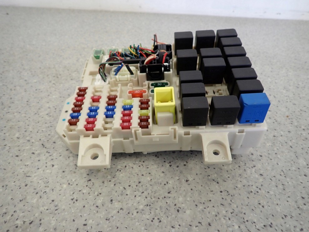 MITSUBISHI COLT CZ3 04- 1.1i SKRZYNKA BEZPIECZNIKÓW 2/7