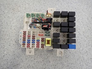 MITSUBISHI COLT CZ3 04- 1.1i SKRZYNKA BEZPIECZNIKÓW