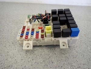 MITSUBISHI COLT CZ3 04- 1.1i SKRZYNKA BEZPIECZNIKÓW 2/7 MINIATURA