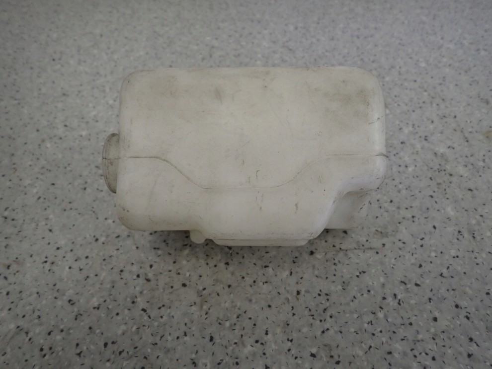 SUZUKI IGNIS 00-03 ZBIORNICZEK WYRÓWNAWCZY PŁYNU 3/5