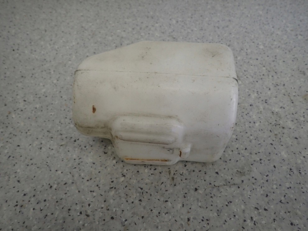 SUZUKI IGNIS 00-03 ZBIORNICZEK WYRÓWNAWCZY PŁYNU 4/5