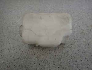 SUZUKI IGNIS 00-03 ZBIORNICZEK WYRÓWNAWCZY PŁYNU 3/5 MINIATURA