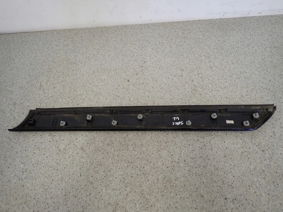 KIA SOUL 09-11 LISTWA SZYBY DRZWI PRZEDNIA LEWA 6/8