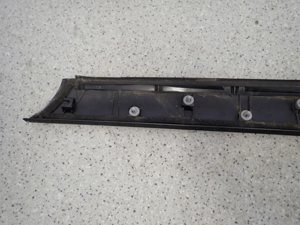 KIA SOUL 09-11 LISTWA SZYBY DRZWI PRZEDNIA LEWA 7/8