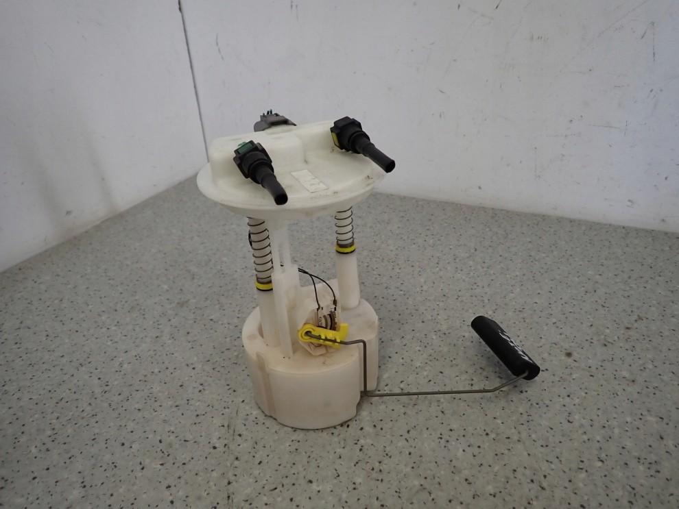 NISSAN NOTE E11 06-11 1.5 DCI CZUJNIK POZIOMU PALIWA 4/5