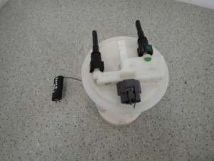 NISSAN NOTE E11 06-11 1.5 DCI CZUJNIK POZIOMU PALIWA 3/5 MINIATURA