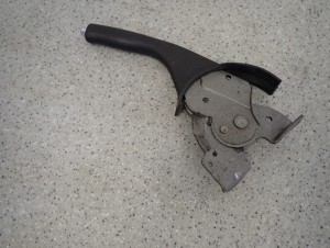 TOYOTA AVENSIS T25 03-07 DŹWIGNIA HAMULCA RĘCZNEGO 4/6 MINIATURA