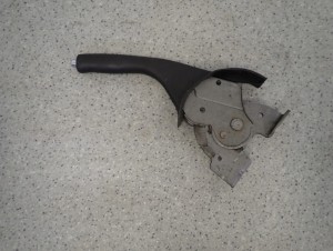 TOYOTA AVENSIS T25 03-07 DŹWIGNIA HAMULCA RĘCZNEGO 5/6 MINIATURA