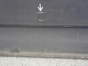 NISSAN TERRANO II 2 2,7 TD 1996- 5D LISTWA DRZWI PRZEDNIA LEWA 13/13 MINIATURA