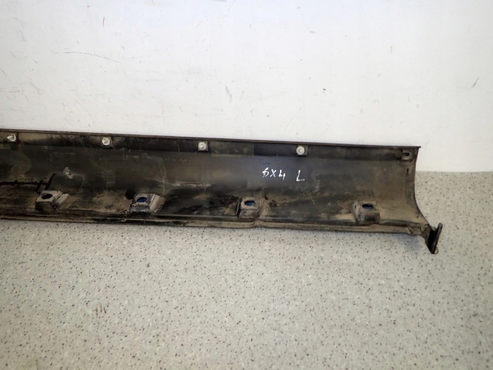 SUZUKI SX4 SEDICI 09-13 LISTWA NAKŁADKA PROGOWA LEWA 10/11