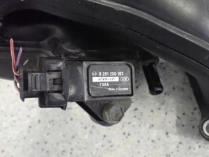 SUZUKI SPLASH 1.0i 08- KOLEKTOR SSĄCY 4/8 MINIATURA