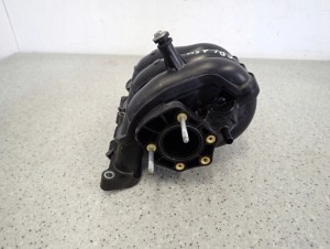 SUZUKI SPLASH 1.0i 08- KOLEKTOR SSĄCY 6/8 MINIATURA