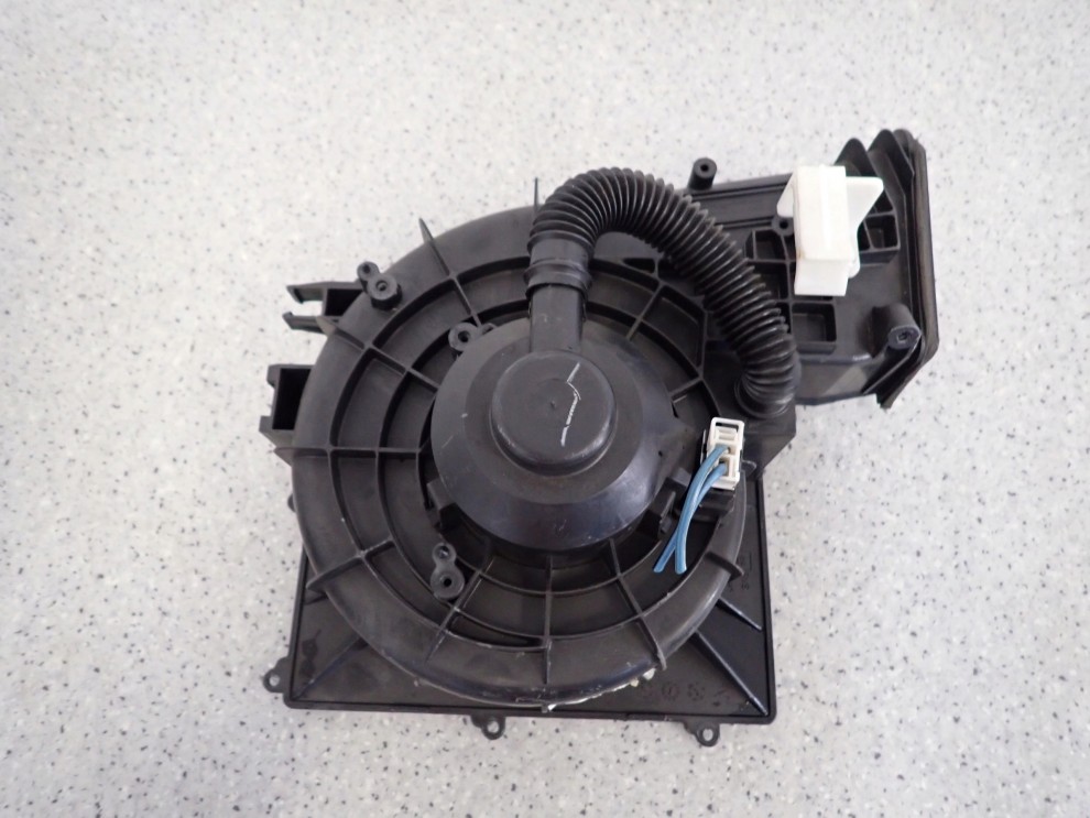 NISSAN ALMERA N16 LIFT 04-06 WENTYLATOR NAGRZEWNICY DMUCHAWA 3/6