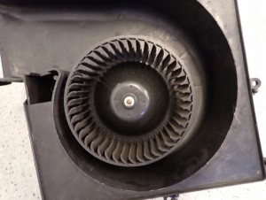 NISSAN ALMERA N16 LIFT 04-06 WENTYLATOR NAGRZEWNICY DMUCHAWA 2/6 MINIATURA