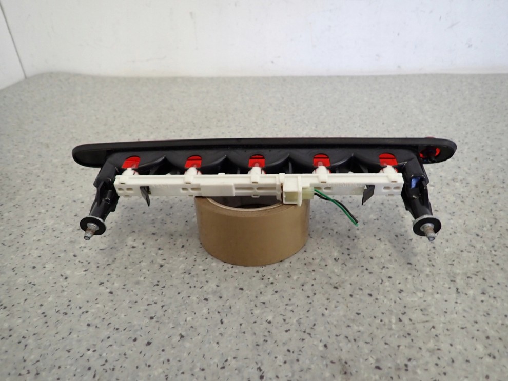 SUZUKI SWIFT MK7 10- LAMPA TRZECI STOP 2/5