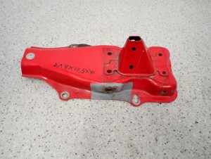 MAZDA MX5 MX-5 NB 1.8i 99-05 WSPORNIK ZDERZAKA PRZEDNI PRAWY 3/6 MINIATURA