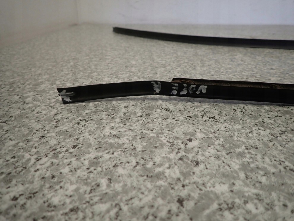 NISSAN NOTE 06-12 LISTWA DACHOWA LEWA LUB PRAWA 2/3