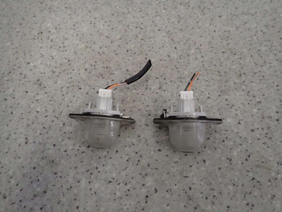 HONDA FR-V FRV 04- LAMPKA OŚWIETLENIA TABLICY REJSTRACYJNEJ 1/5