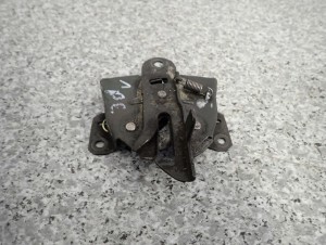 MITSUBISHI COLT 04-08 ZAMEK MASKI POKRYWY SILNIKA 4/5 MINIATURA