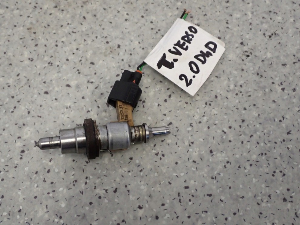 TOYOTA VERSO 09-13 2.0 D4D WTRYSKIWACZ PALIWA 23710-26011 4/5