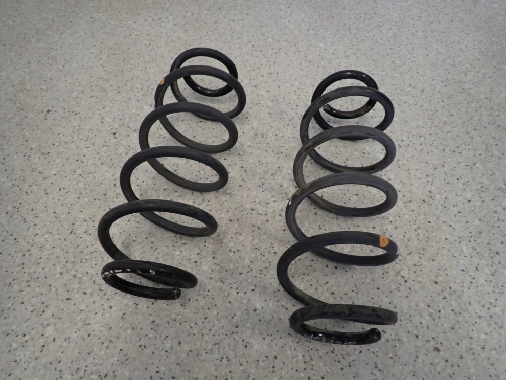 SUZUKI SPLASH 08-14 SPRĘŻYNA TYLNA 1/3