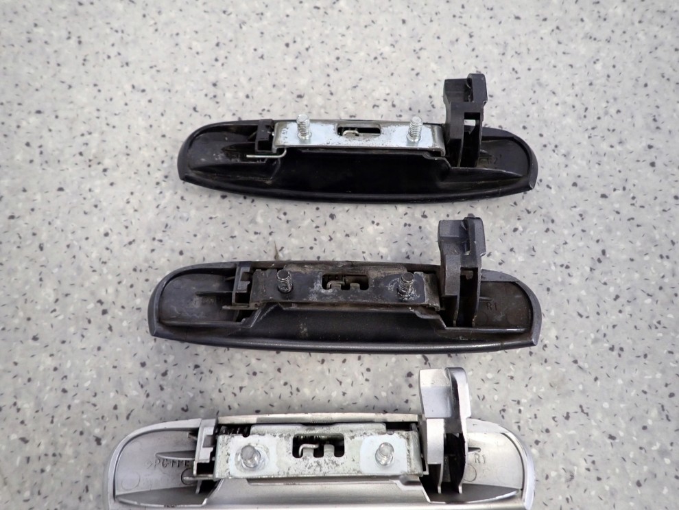 MITSUBISHI COLT 04- KLAMKA DRZWI PRZEDNICH TYLNYCH PRAWYCH 6/6