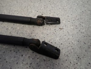 MITSUBISHI COLT 04-08 5d SIŁOWNIKI KLAPY BAGAŻNIKA 2/2 MINIATURA