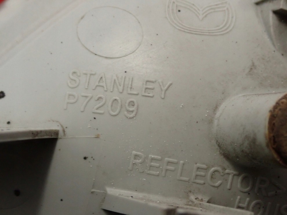 MAZDA2 MAZDA 2 II DE 08- LAMPA PRZECIWMGIELNA TYLNA PRAWA 5/6