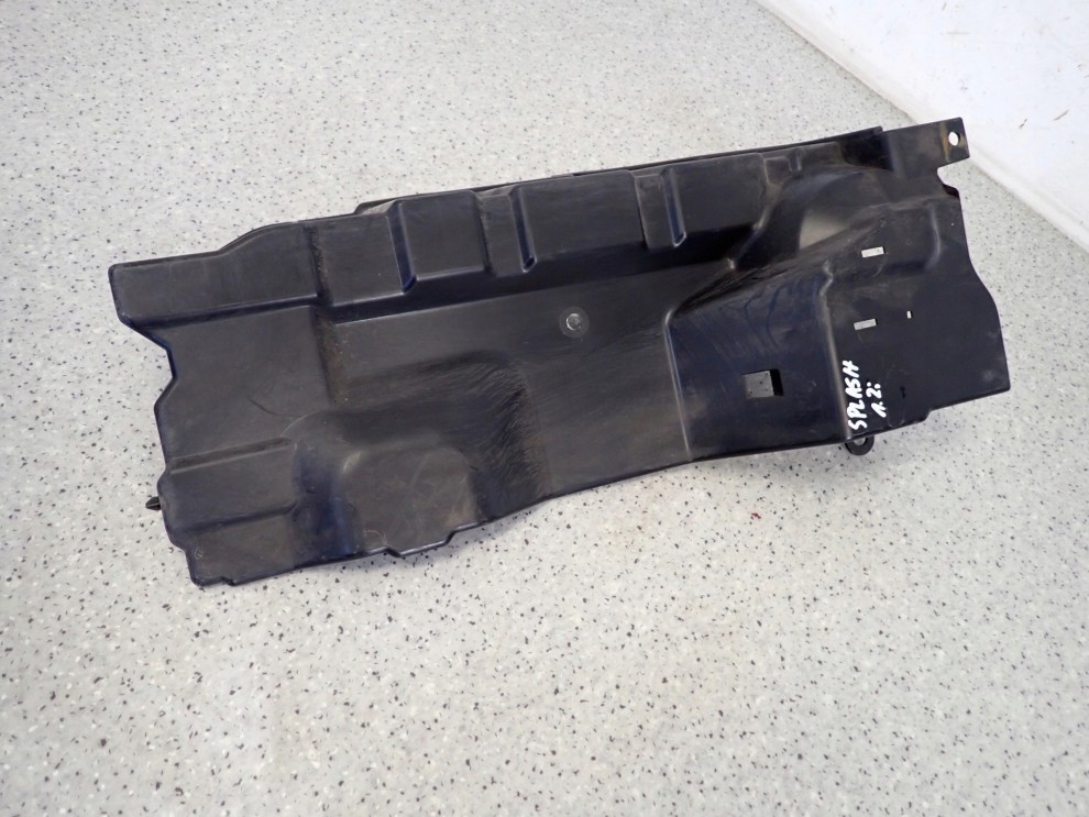 SUZUKI SPLASH 08-14 OSŁONA CHŁODNICY , KIEROWNICA POWIETRZA NA PASIE PRZEDN 2/9