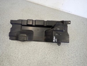 SUZUKI SPLASH 08-14 OSŁONA CHŁODNICY , KIEROWNICA POWIETRZA NA PASIE PRZEDN