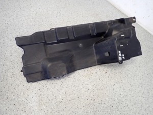 SUZUKI SPLASH 08-14 OSŁONA CHŁODNICY , KIEROWNICA POWIETRZA NA PASIE PRZEDN 2/9 MINIATURA