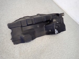 SUZUKI SPLASH 08-14 OSŁONA CHŁODNICY , KIEROWNICA POWIETRZA NA PASIE PRZEDN 3/9 MINIATURA