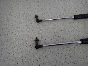 MITSUBISHI GRANDIS 03-11 2.0 SIŁOWNIKI KLAPY BAGAŻNIKA KOMPLET 2/4 MINIATURA