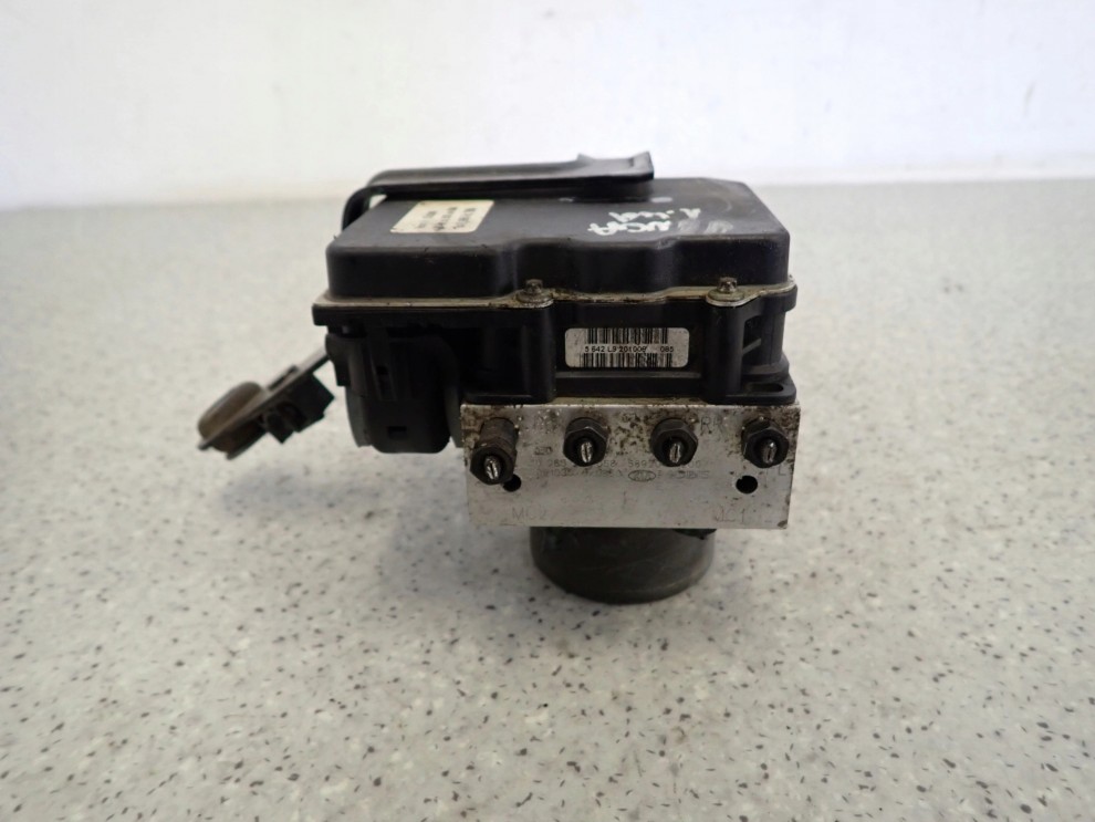 KIA VENGA 1.4 CRDI 09- POMPA ABS-u 1/7