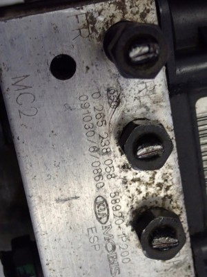 KIA VENGA 1.4 CRDI 09- POMPA ABS-u 7/7 MINIATURA