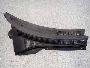 SUZUKI SWIFT 05-10 PODSZYBIE PRAWE PLASTIKOWE