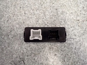 HYUNDAI SANTA FE 01- STEROWNIK WYCIERACZEK 98750-26000 2/4 MINIATURA