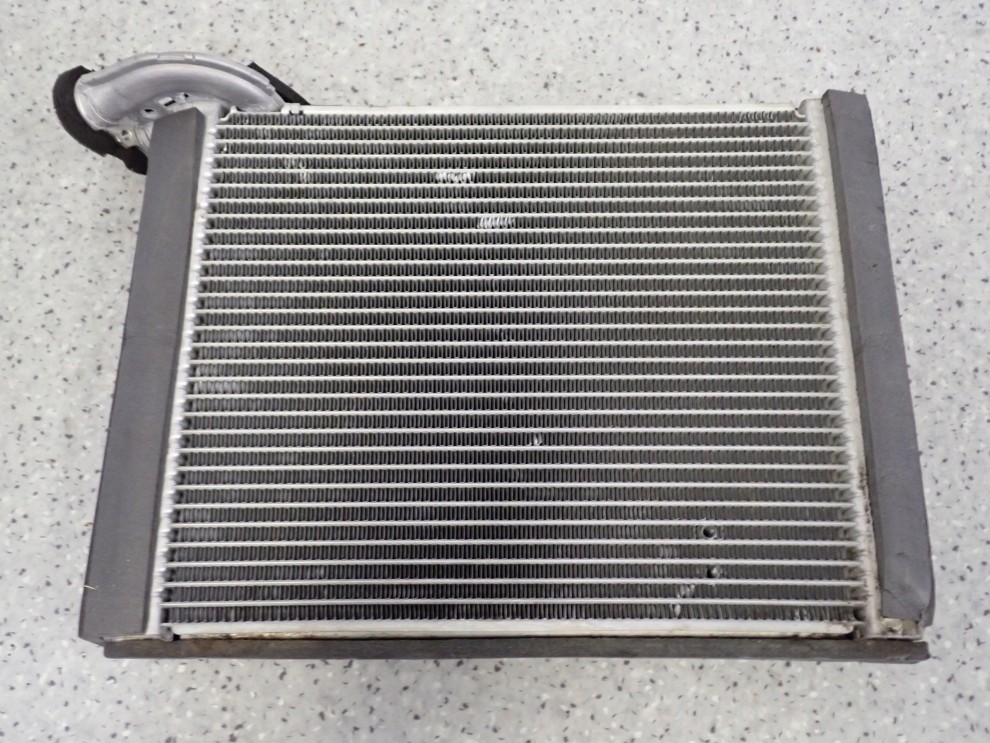 TOYOTA YARIS II 06-11 PAROWNIK KLIMATYZACJI 5/5