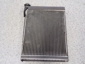 TOYOTA YARIS II 06-11 PAROWNIK KLIMATYZACJI